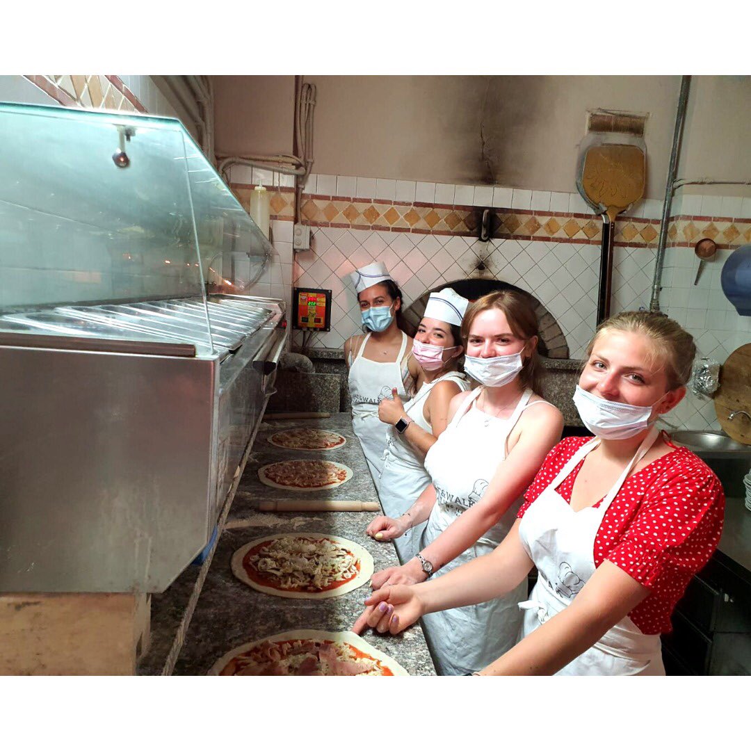 It’s always pizza time!
📌 eatandwalkitaly.it
📞 +393922324104
#eatandwalkitaly #cookingclass #cookingclassrome #pizza #pizzaclass #homemadepizza #pizzatime #pizzamaking #pizzamania #pizzagram #pizzalover #pizzamaking #pizzamaker #pizzaiolo #experiences #rome #roma #foodie