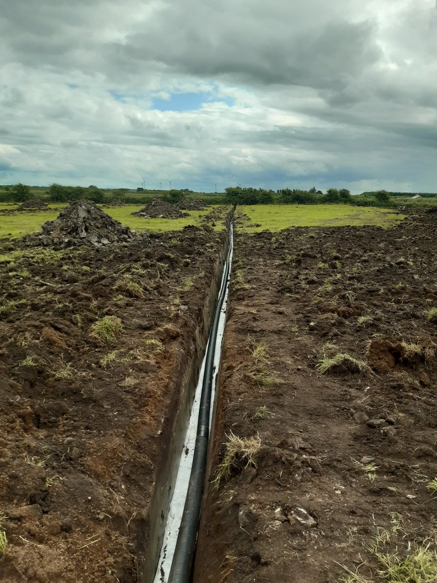 mountrivers12's tweet photo. Making wet land less wetter. #grazinginfrastructure #drainage #heavysoils https://t.co/D2vnWs9IHx