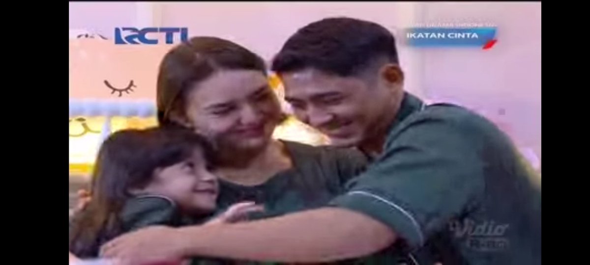 BucinnyaAladin's tweet photo. ARMY FAMILY💚💚
#IkatanCintaEp352 #IkatanCinta https://t.co/KDuA3rAu4C