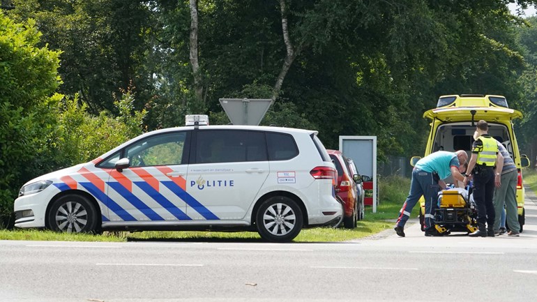 Fietser gewond bij aanrijding met auto: Bij een aanrijding in Vredenheim tussen een fietser en een automobilist is de fietser gewond geraakt.