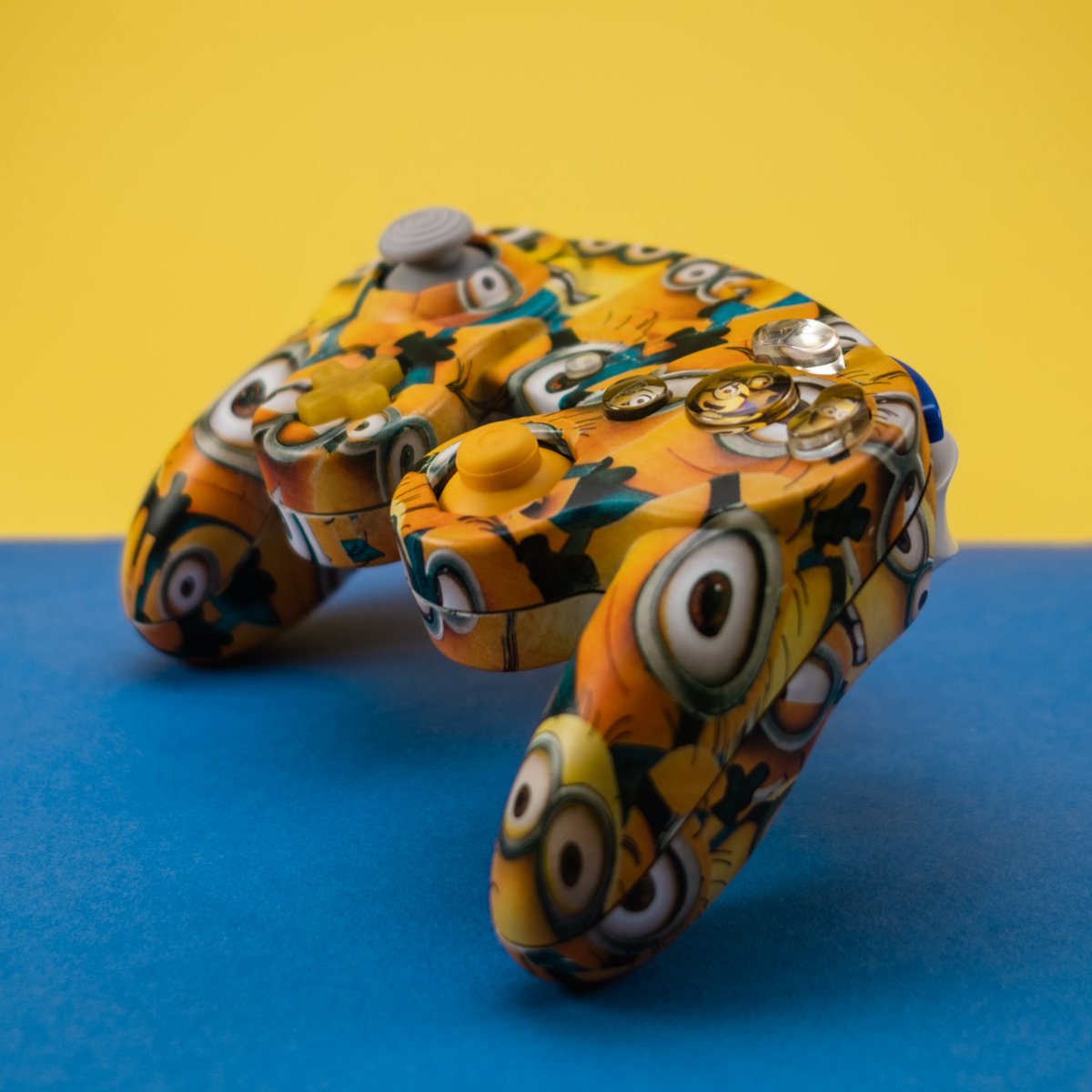 ControlInColor's tweet image. Minions controller giveaway!

RT to enter, ends 7-24 @ 11:59pm EST.

Wonderful buttons by @KoalaKat_, please be sure to check her other work out!