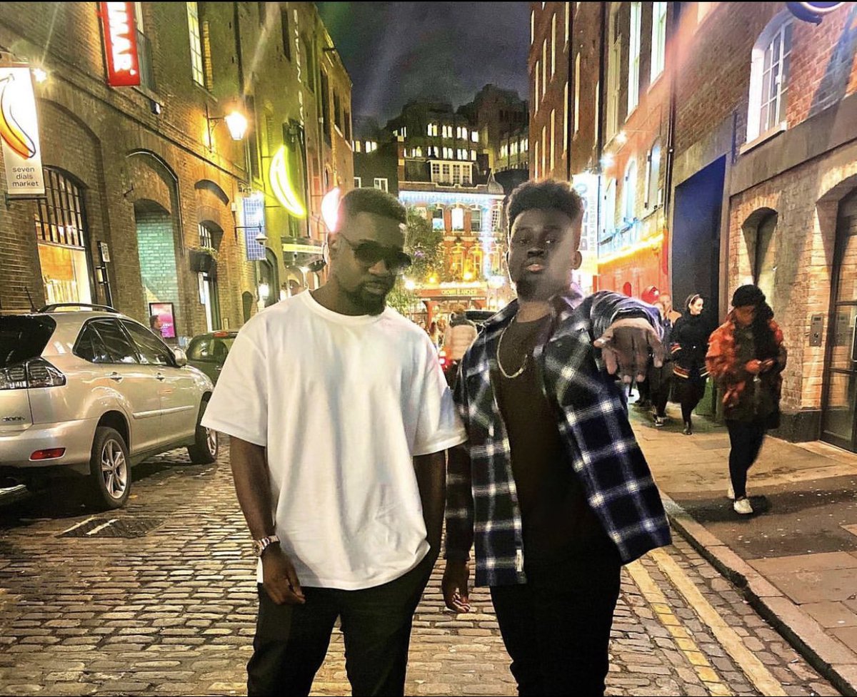 MOGBeatz's tweet photo. 2016 vs 2020! 

My big brother, my mentor KING SARK!! HIGHEST!! 👑 Obidi today is your day!! God blessings shower you always @sarkodie! Love always! 🙏🏾🥳🎂💫🤩 https://t.co/hU2LTYEvM1