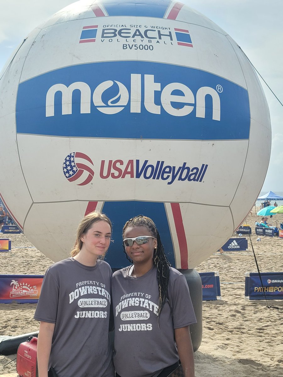 stolly23's tweet photo. Julia and Bella representing New York in Fort Lauderdale at the @usavolleyball National Championships #MHSVB https://t.co/3nCdMjtIWA