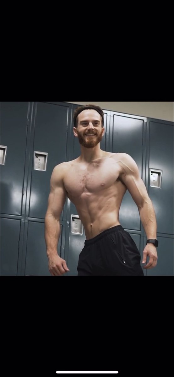 asmus_noah's tweet photo. Came across this pic from almost two years ago. Now I’m driving 30 minutes to a gym to hit legs while I’m on vacation 😂 https://t.co/2JIJJyEfsL