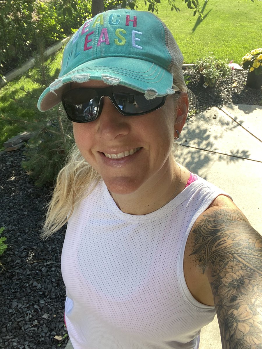 keeprunningkris's tweet photo. Was a beautiful morning to run! Stay cool my friends! It’s going to be a scorcher! 🔥 #yyc #runyyc #gotoutearly #run #runstreak #day588 #keeprunning #canadianrunner #runnersofinstagram #instarunner #runstreaker https://t.co/Bfidg9TuVb