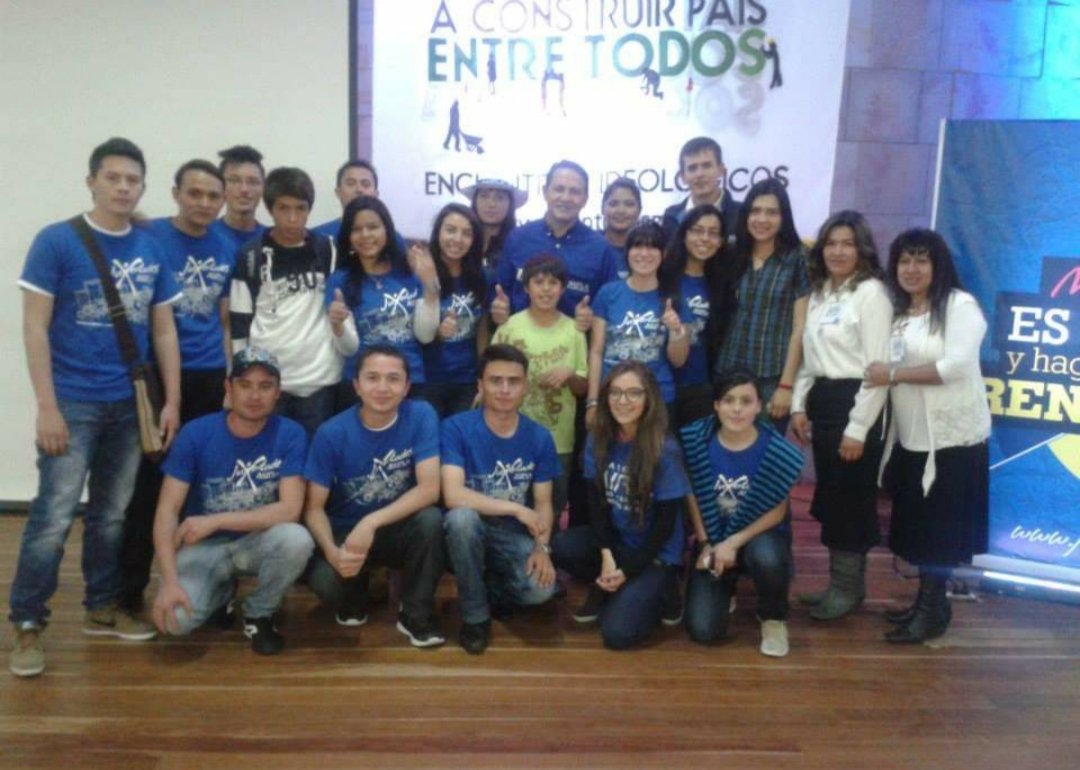 saenzs's tweet photo. Seguimos conectadísim@s al encuentro #JuventudesMira; siempre aprendiendo algo nuevo, celebrando el crecimiento de equipos con conocimiento, trayectoria y, sobre todo, una clara identidad inspirada en valores y un trabajo puesto al servicio de tod@s. Gracias @PartidoMIRA https://t.co/9j7xHf2U12