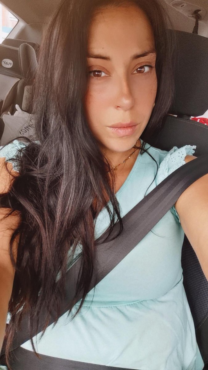 Buenas tardes! Hoy cantamos en el Barco La Pepa de Sanlúcar y mañana en el chiringuito Sureste, en el Palmar, os venís? ☺️💋