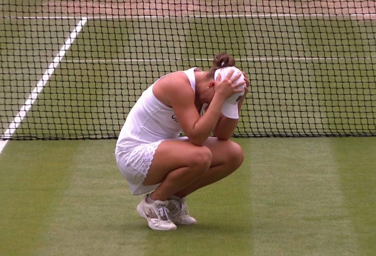 KenWyattAM's tweet image. Congratulations to @ashbarty on your historic win tonight!

1971 Evonne Goolagong Cawley.

2021 Ash Barty.

Two proud Indigenous Australians winning #Wimbledon 50 years apart - a fitting end to #NAIDOC2021 #BartyParty