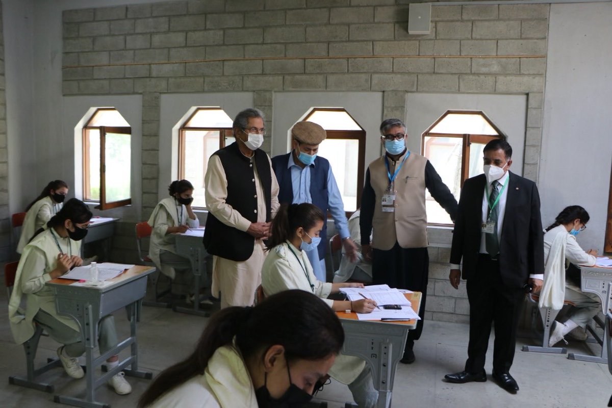 Shafqat_Mahmood's tweet photo. I also visited a centre in Hunza and found excellent compliance of SOPs https://t.co/b3YPHOiu6M