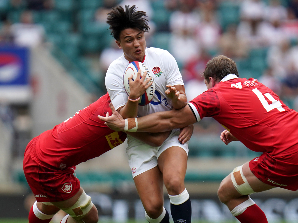 PlanetRugby's tweet photo. ❌ Johnny Sexton
❌ George Ford
✅ Marcus Smith

📞 England fly-half Smith called up to #LionsRugby squad! https://t.co/H4jnNkcetW