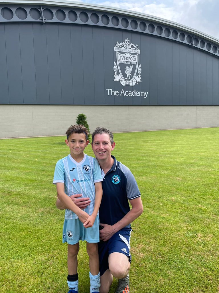 Darren Owens tweet media