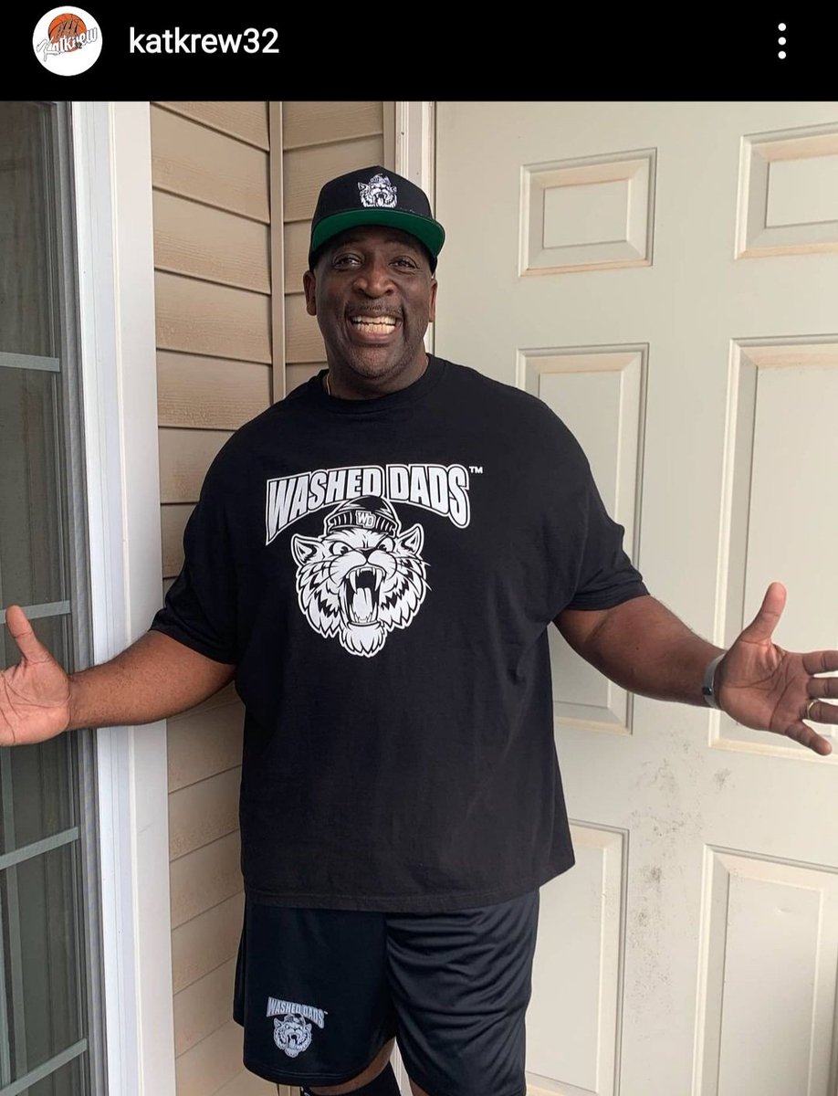 We wanna give a Big s/o to a true #WashedDad ... Karl Towns Sr. 🦸🏿‍♂️, we appreciate you and thank you for rockin wit <a href="/WashedDads/">Washed Dads</a> .. We Are Super Heroes Every Day