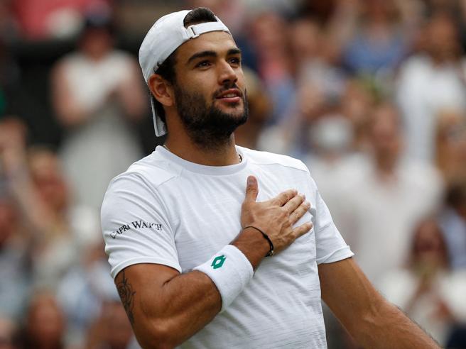 Domenica, Wimbledon e Wembley, due eventi. Un solo obiettivo: tifare 🇮🇹

Berettini è il primo italiano che ha conquistato la finale a Wimbledon. Si contenderà il  titolo con Djokovic.

La Nazionale di Calcio va all’assalto dell’Inghilterra per la conquista del titolo Europeo.