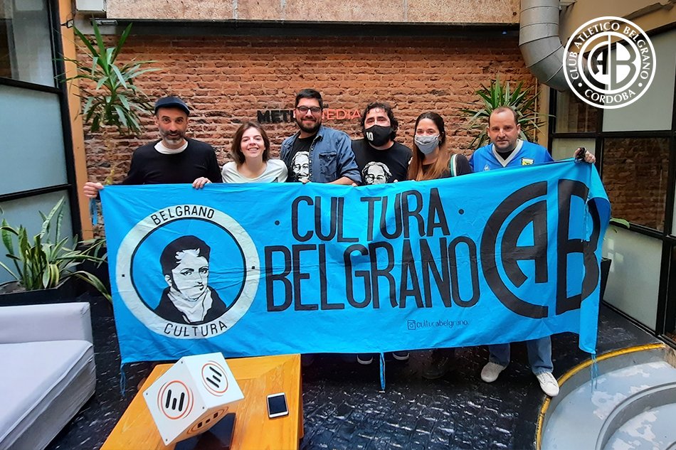 A 35 años del día en que se puso la celeste, Diego Maradona fue distinguido como Socio Eterno Honorario de <a href="/Belgrano/">Belgrano</a>. 🇦🇷💙

En un emocionante encuentro con <a href="/belgranocultura/">Belgrano Cultura</a>, <a href="/dalmaradona/">Dalma Maradona</a> recibió el carnet y una réplica de la mítica camiseta usada en 1986.

bit.ly/3k3xr5r