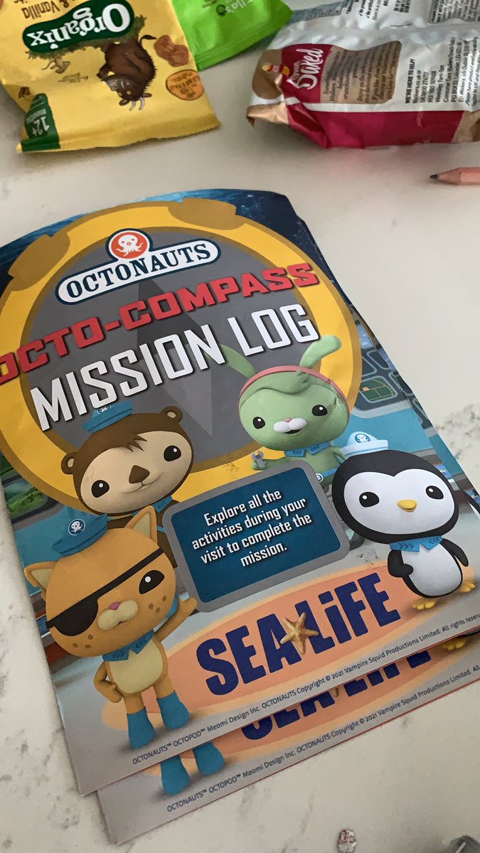 KulveerK's tweet photo. #sealife staff didn’t know much about the event at all! A few banners &amp; puzzle boards dotted around the aquarium. So disappointed! Whole reason we came was to meet Captain Barnacles! We left @london_aquarium and came back at suggested time- still waited 40mins more https://t.co/WcDWLQ4iqD