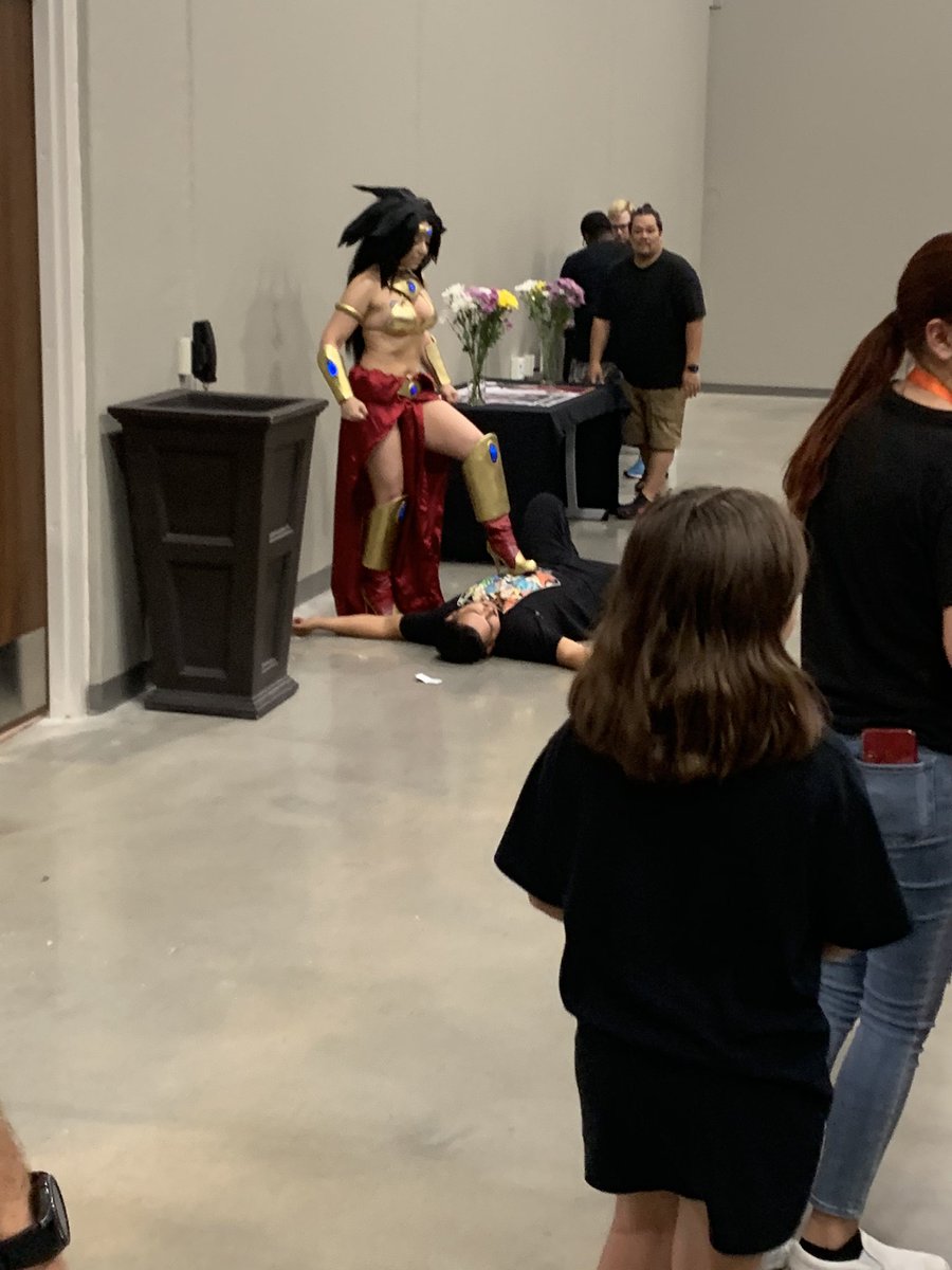 There’s a person here dressed as Z Broly

People are paying her to step on her

I’m not joking