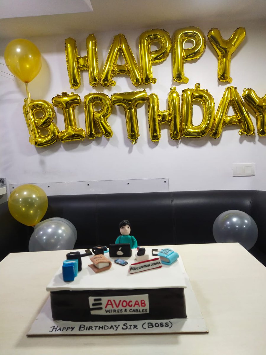 PeopleCentricHR's tweet image. Team always work 🤫💯 thank you all for  hardwork .. decoration so pretty and simplest impressions 👍👍#weekendwow #Team #bossbirthday #celebrate