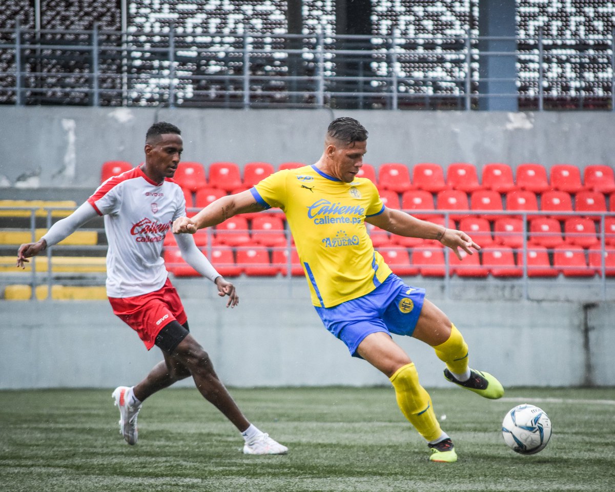 herrerafc_'s tweet photo. Partido Amistoso 🤝 | #CDEHER
#Pretemporadaherrera
@ClubDepEsteFC 0️⃣-3️⃣ Herrera Fc
⏱ 44’ I GOL ⚽ Santy Cedeño |🛡️HFC
#Vamosherrera #laberraqueraenlpf https://t.co/bzGGpEIAsT