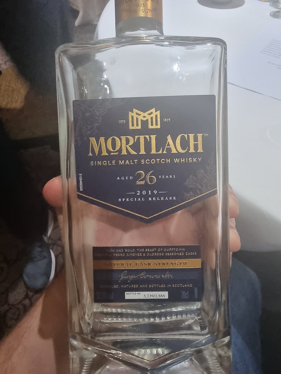 TheWhiskyNovice's tweet photo. Had an amazing time at @CapitalWhisky 's first ever tasting on Thursday night with the always incredible @ColinDunnWhisky 

Line up of:
1965 Springbank
One of the 1st ever UK Yamazaki 18s
1980 Dailuaine
Mortlach 26
Lagavulin Offerman prototype

(And a few others) https://t.co/XN7m9joLGQ