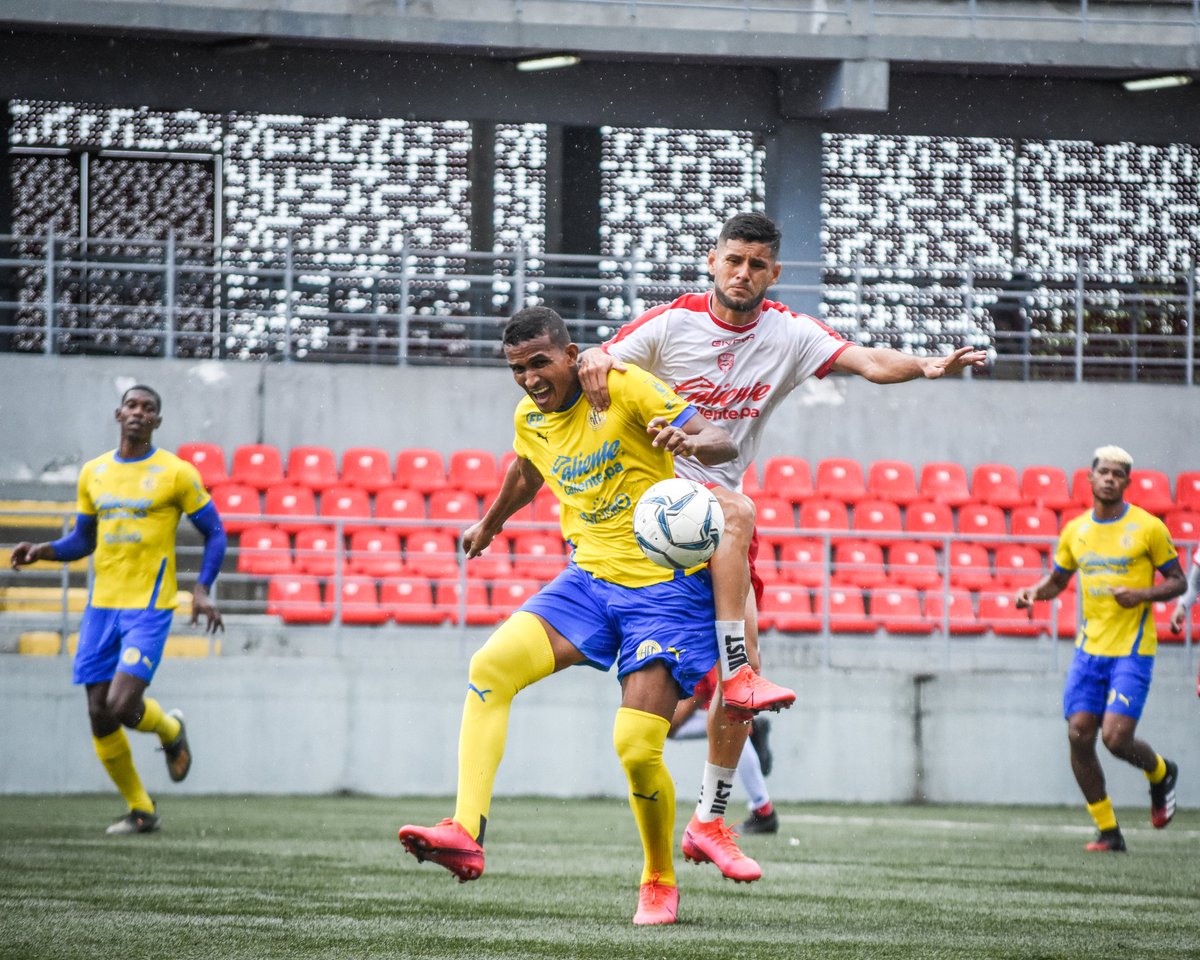 herrerafc_'s tweet photo. Partido Amistoso 🤝 | #CDEHER
#Pretemporadaherrera
🕧 AL DESCANSO.
@ClubDepEsteFC 0️⃣-3️⃣ Herrera Fc
Goles 🛡️HFC🇺🇦
Luis Tejada x 2
Santy Cedeño.
#Vamosherrera #laberraqueraenlpf https://t.co/rcgEPANdxY