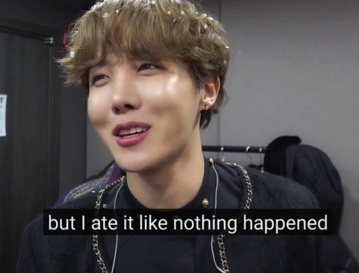 thehobiprint's tweet photo. Jung Hoseok being professional on and off the stage — a thread https://t.co/z74WlPMwRA