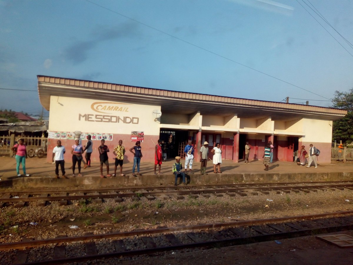Le_TDK's tweet photo. Escale de 02 minutes pour le #TrainExpress à Messondo
Mon constat :
Les voyageurs empruntent beaucoup ce train pour les déplacements entre les différentes localités où il y a des escales. Un véritable avantage pour eux d'après ce que l'un d'eux m'a dit
#TrainExpressRelaunch https://t.co/z5JpCEA47a