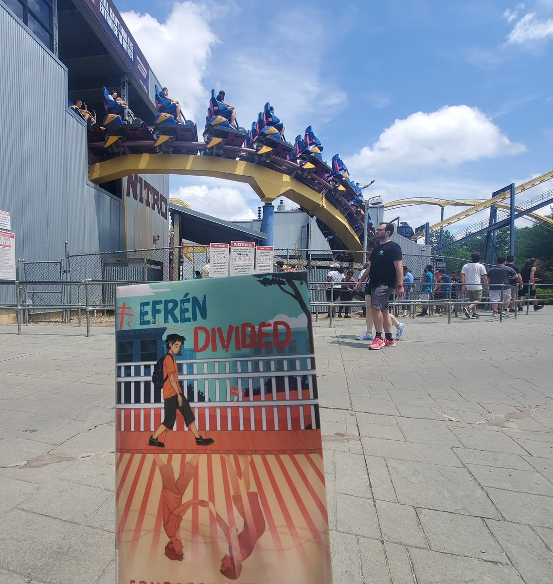 What a better place to read a nice book than Sixflags 😄🎢 
My son and his friends ride the roller-coasters and I read. It's a win-win. @MsGross_MHS summer reading <a href="/mineolahs/">Mineola High School</a> <a href="/Colemoriarty/">Nicole Moriarty, Ed.D</a>