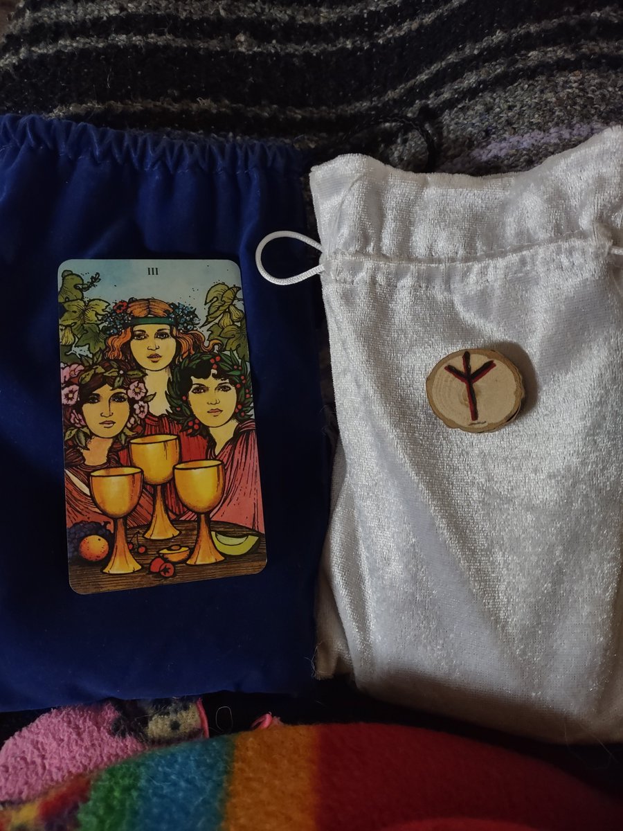 CosmicCalliope1's tweet photo. @TheCartomancer IG feature NOW w/ @RoseRedTarot & @stardustwander ! Celebration, friendship, sharing, community. Impact- Eolh "Elk" New things, a generous friend maybe. A lucky life. You will be able to sense any impending disaster. Control of your emotions, a battle w/ yourself. https://t.co/Po1sJcQRac