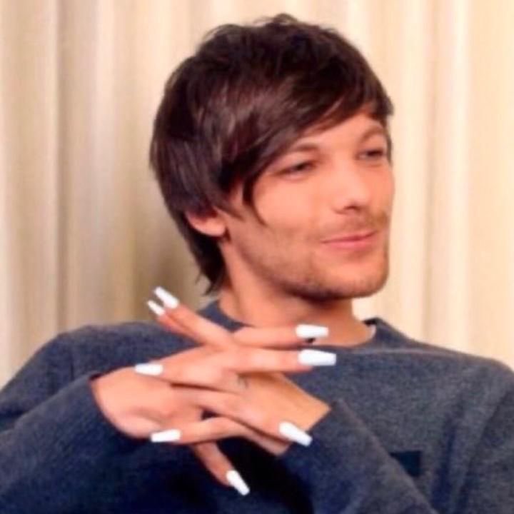 lou_twoghost28's tweet photo. No entiendo nada pero Stream Kill My Mind #JBvs1D https://t.co/iWsKttODAk