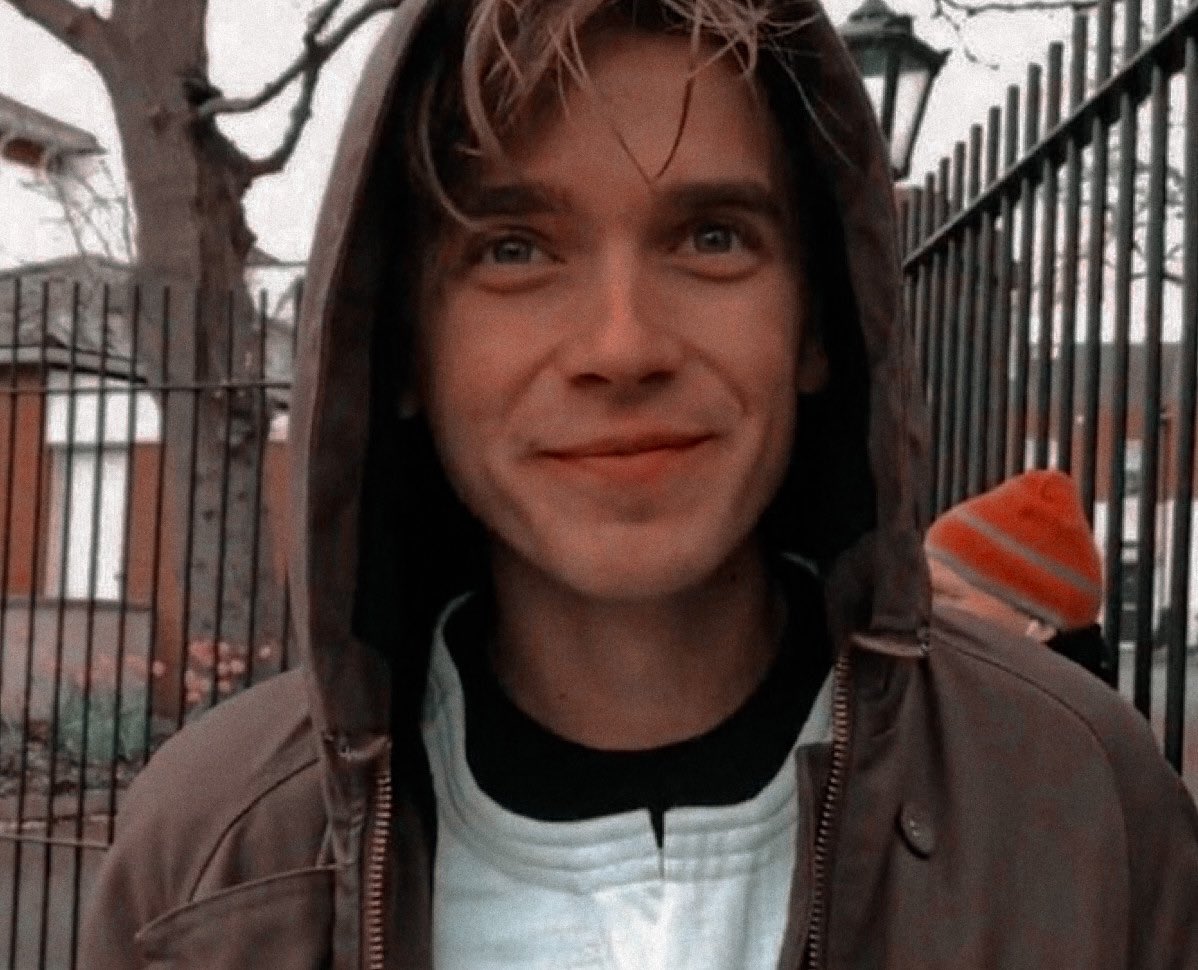 rt of you think he’s the hardest worker &amp; deserve so much more recognition :)