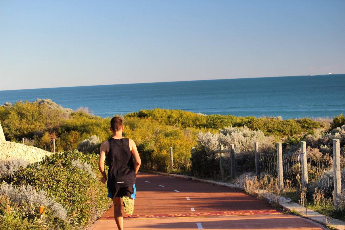Now that we’re a week out from Race Day, we’ll be featuring two elite competitors daily! Next up is Chris Capps, whose favorite place to run is the Iluka Coastal Path in Australia (pictured here) 🌊 #bth5k