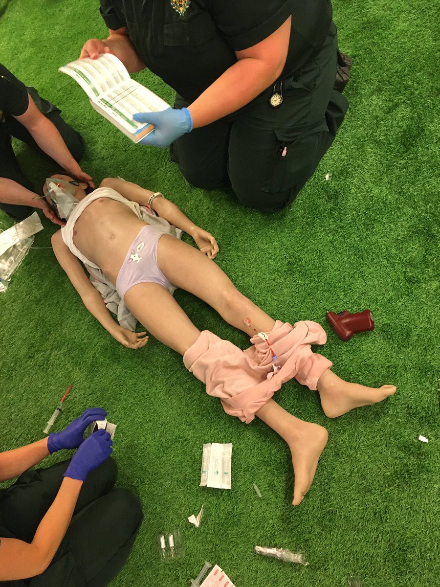 Had a fantastic day Friday working with the current student paras on all things paediatrics and drug administration they did exceptionally well under pressure well done everyone <a href="/jjslinkey/">Jason O'Connell</a> <a href="/davy_pi/">Davy Pi</a> @neas_meducation <a href="/UosParamedics/">UoSParamedics</a>
