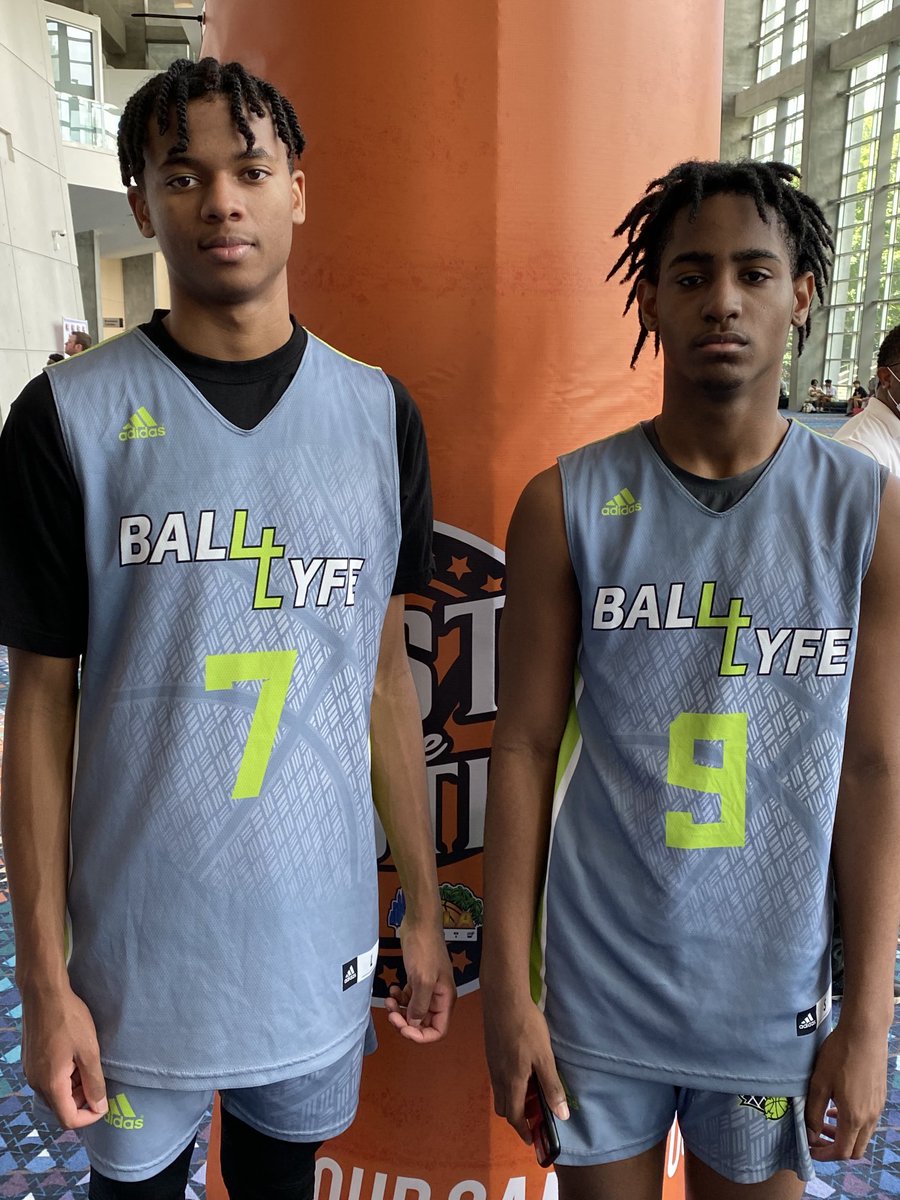 ⁦<a href="/HoopSeenFL/">HoopSeen Florida</a>⁩ ⁦<a href="/hoopseen/">HoopSeen</a>⁩ ⁦<a href="/HenRoc01/">Henroc</a>⁩ ⁦<a href="/Ball_4_lyfe/">Ball4Lyfe</a>⁩ ⁦<a href="/PBCBBallForum/">#PBCHOOPS</a>⁩ ⁦<a href="/DwyerHS/">William T. Dwyer HS</a>⁩ Quarterfinals players of the game <a href="/blake_wilson1/">Blake Wilson</a> &amp; @sanjae0. Big time performance in front of college coaches 💪🏾