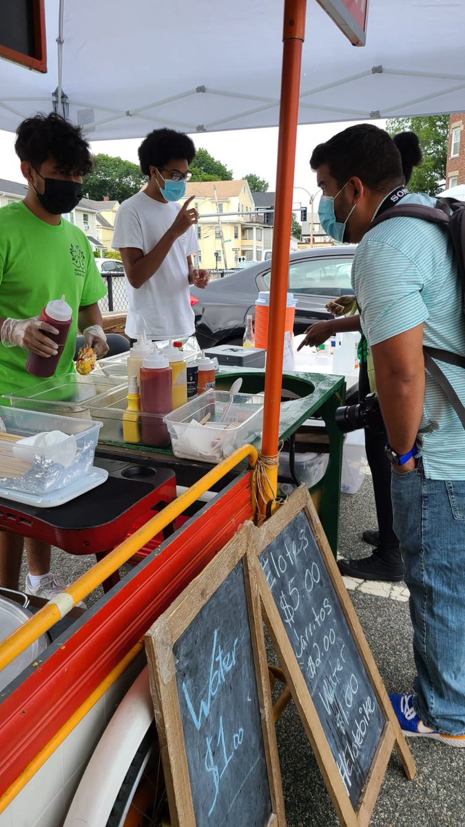 Veronicarobles's tweet photo. Proud of @VROCC family, we were able to cover 2 events promoting our cultures with music, dance and culinary arts #DancingElotes team @MattapanFoodFit #farmersmarket &amp; our dancers &amp; singers helped to bring community together to get the vaccine #DayofHope #eastie @HealthyBoston https://t.co/t1A6RnwQXc