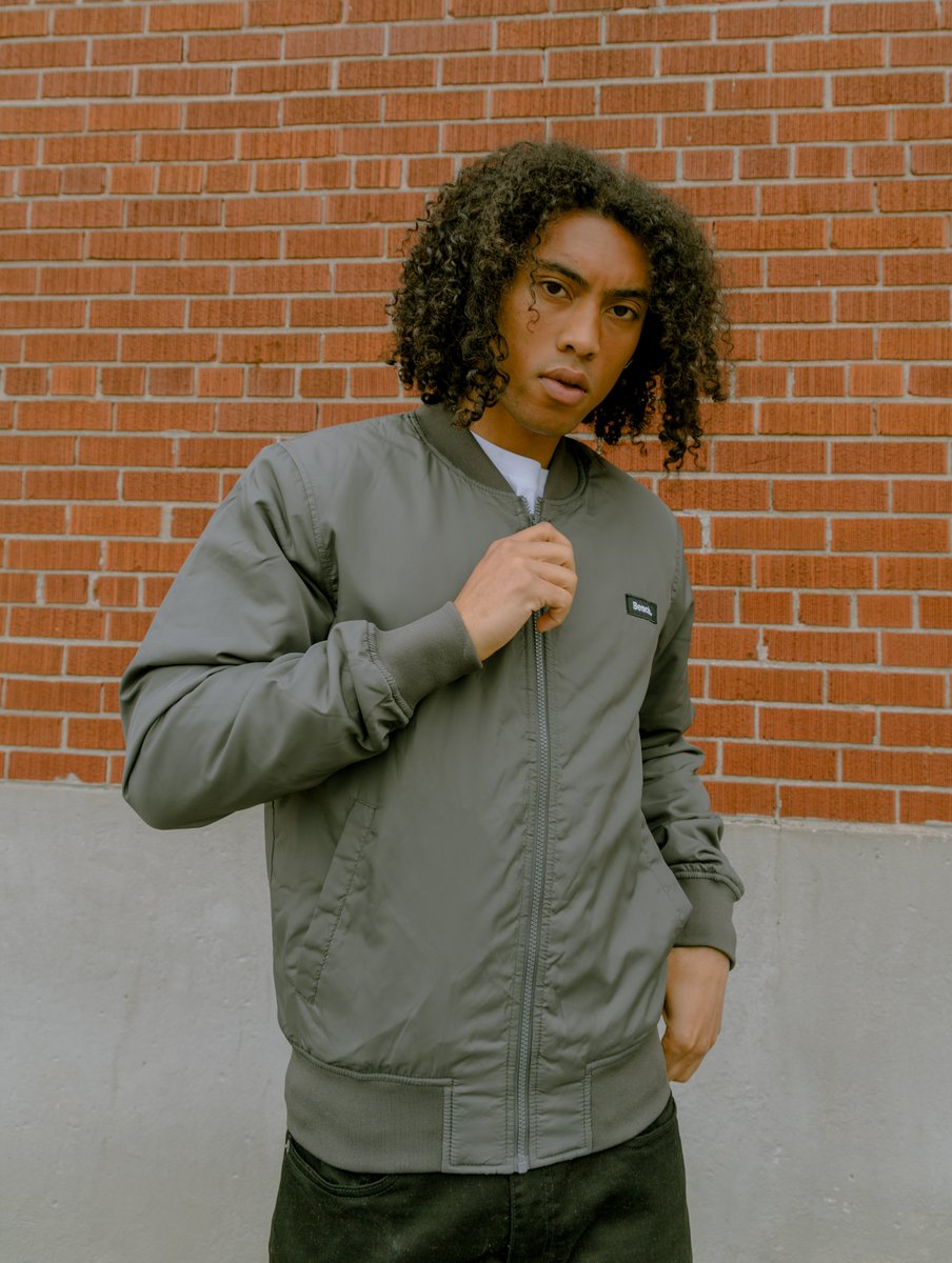 Stay on top of your game in this city staple.
bit.ly/3yIMW6T

#benchcanada #lovemyhood #jacket #lightweight #fabric #Bomber