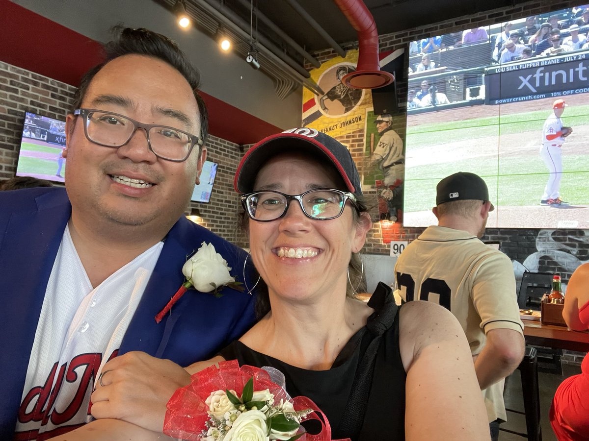 vandygirl1998's tweet image. It’s a FANCY #TPTS party at @Nats_Prom ! We did the flowers 🥰🥰