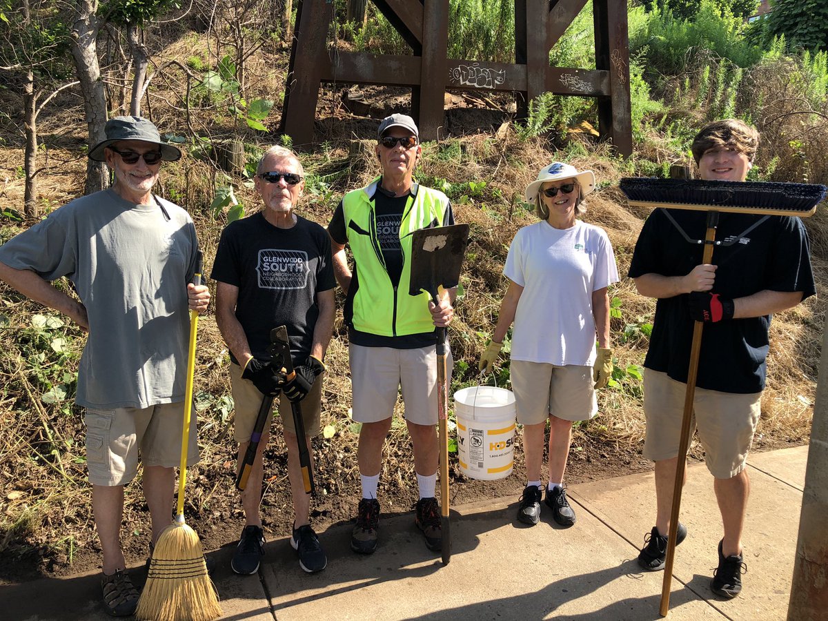 Second Saturday street cleanups continued today with The West Condos, <a href="/fairweatherRAL/">The Fairweather</a> and <a href="/Glenwood_South/">Glenwood South(GSNC)</a> getting the neighborhood in tip top shape! Check out the Glenwood S. Twitter for all they did on Tucker St! Thanks you!
DM us to join in next month!
#dtrlove #rlghlife