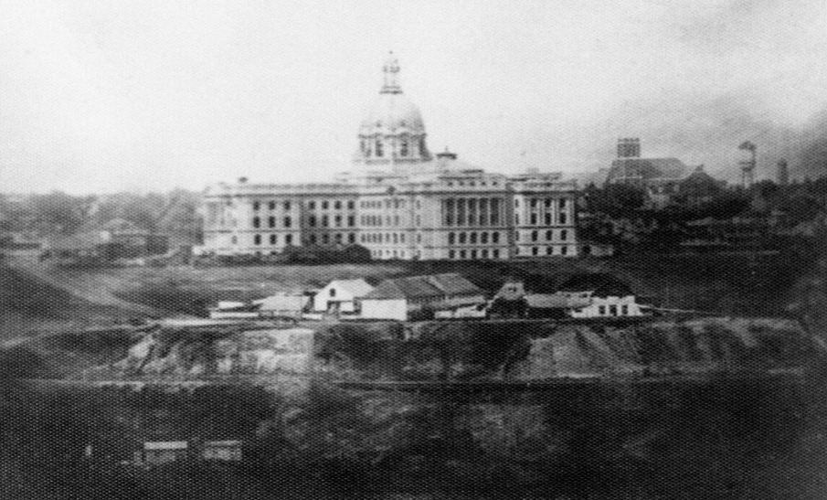 CraigBaird's tweet photo. Fort Edmonton prior to its dismantling, sits in front of the Alberta Legislature in this photo from around 1912. 

*Glenbow Archives CU176543*

#fortedmonton #fortedmontonpark #canada #canadahistory #yeg #yeghistory #edmhistory #edmonton https://t.co/nPMRXrKogB