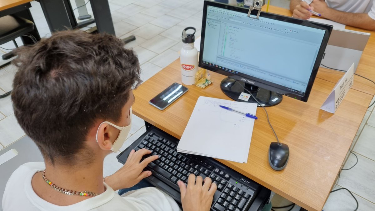 universidad_uci's tweet photo. Se efectuó la Final Caribeña 2020 del @icpc_caribbean en la que participaron 27 equipos de toda #Cuba. De nuestra universidad fueron 10 los equipos que estaban #hoy en competencia clasificados a este certamen . Representantes de 3 de ellos los hicieron desde nuestro campus. https://t.co/8mg1iDdPl1
