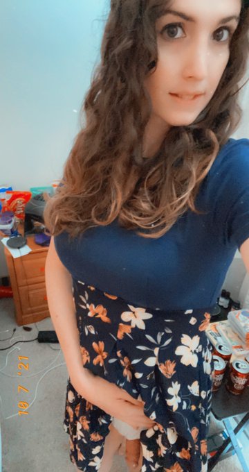 Watch Hannah Lanser🎀✨'s leaked NSFW photo on TwXstars