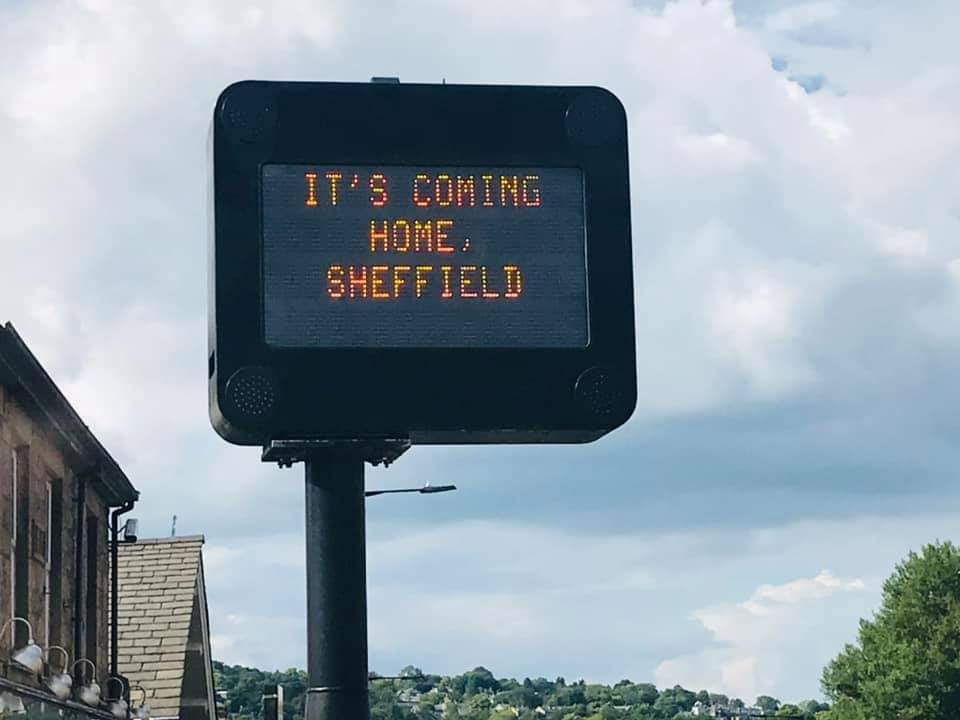 screwloose1980's tweet image. “It’s coming home, Sheffield” sign on Ecclesall Road South 🏴󠁧󠁢󠁥󠁮󠁧󠁿⚽️