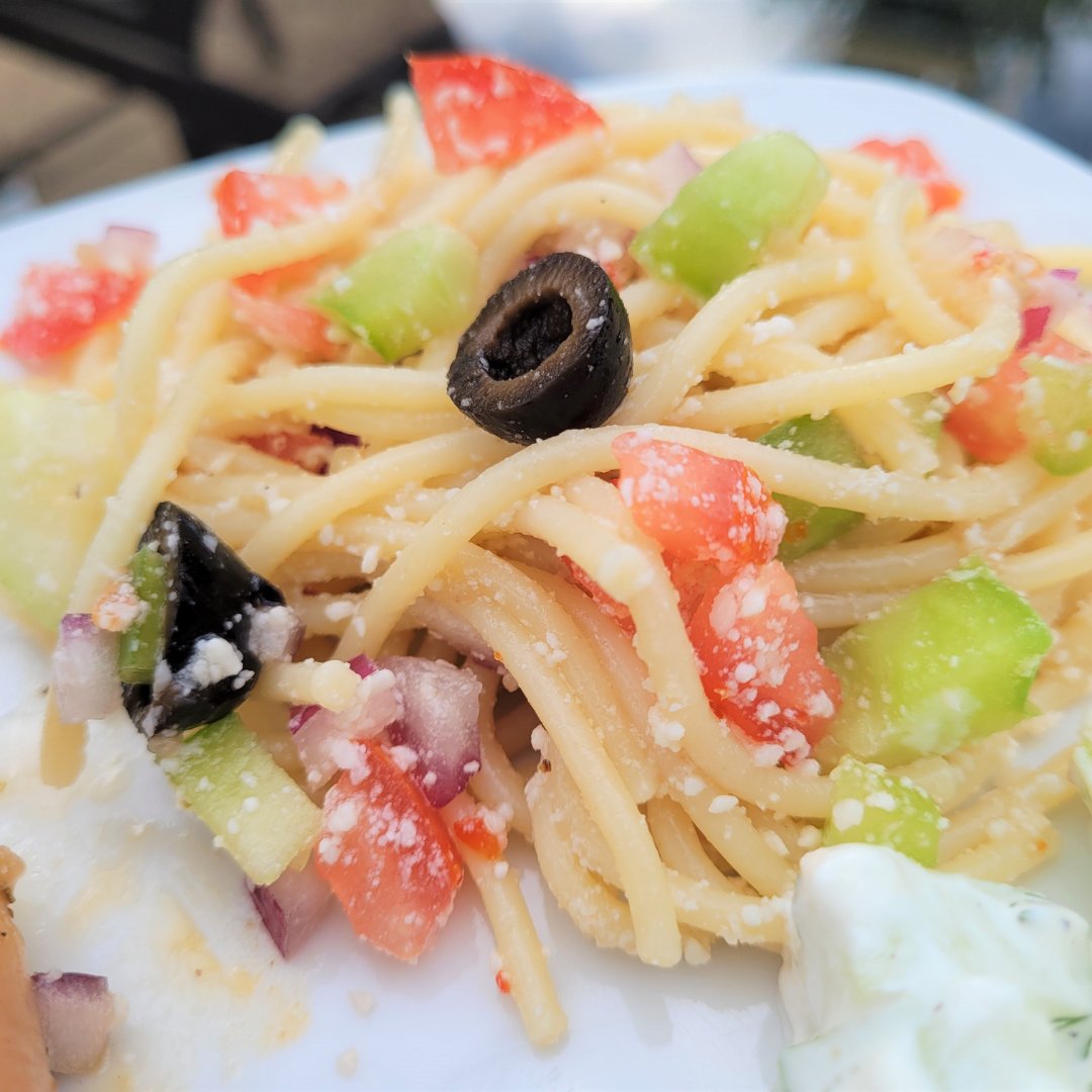 WithDumplings's tweet photo. There's a reason it's called The Best Summer Spaghetti Salad.
Find out and grab the recipe at https://t.co/NHmlK3jpYb
#summerrecipes #cswdumplings #pastasalad #spaghettisalad #vegetarian #freshveggies #summersides #summersalads #pasta #coldspaghetti #lunch https://t.co/1gwpjIGwv5