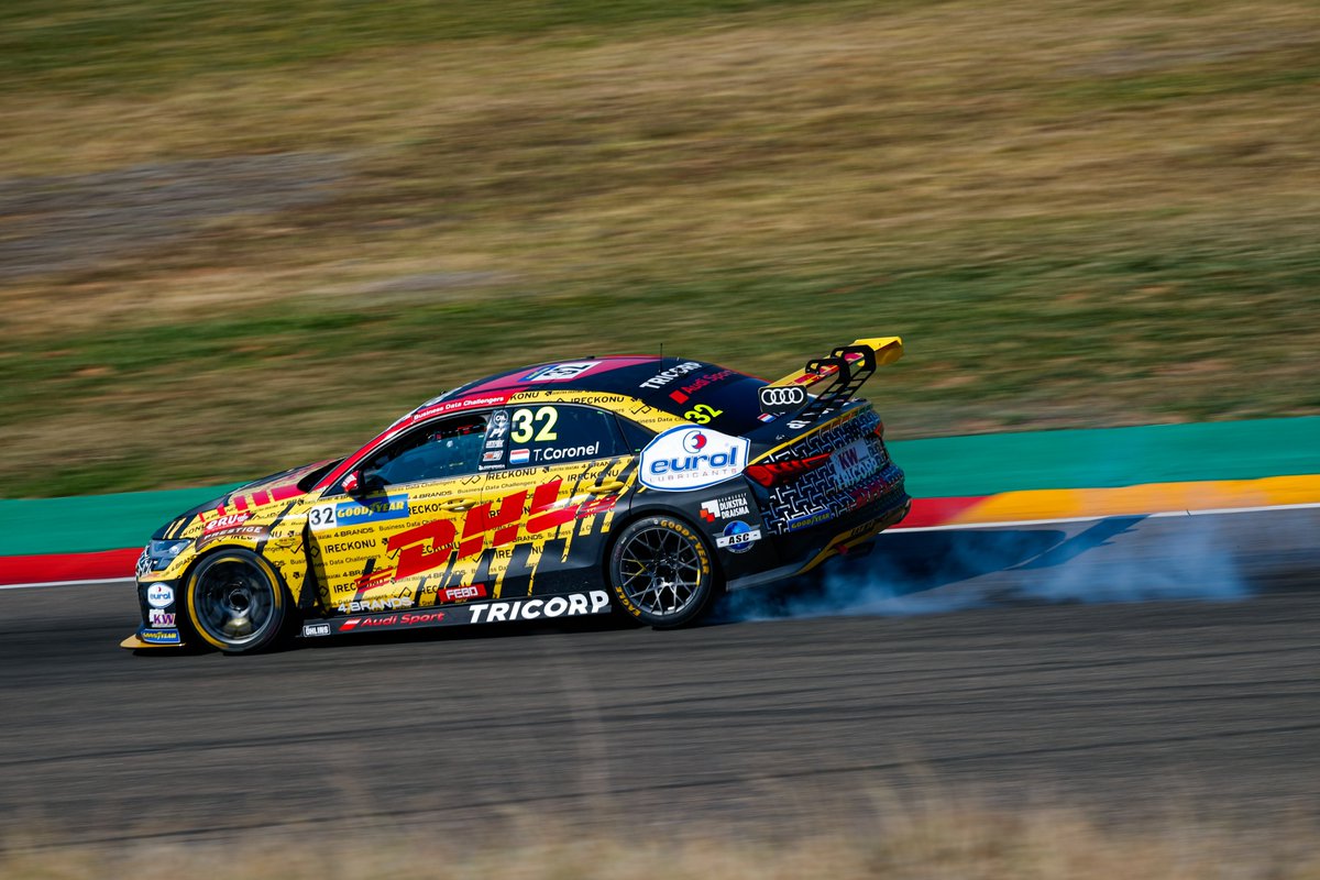 MatraxRacing's tweet photo. #WTCR | @ComtoyouRacing @AudiSport´s #RS3 LMS TCR driven by Frédéric #Vervisch 🇧🇪 sets the pole ⏱️ for the @FIA_WTCR race at @AragonMotorLand 🇪🇸 (Spain), edging by 0.021sec @Cyan_Racing #LynkCo´s @Bjorkbm 🇸🇪. #Audi | #MotorLand
📸 Comtoyou Racing https://t.co/numoyRsrRk