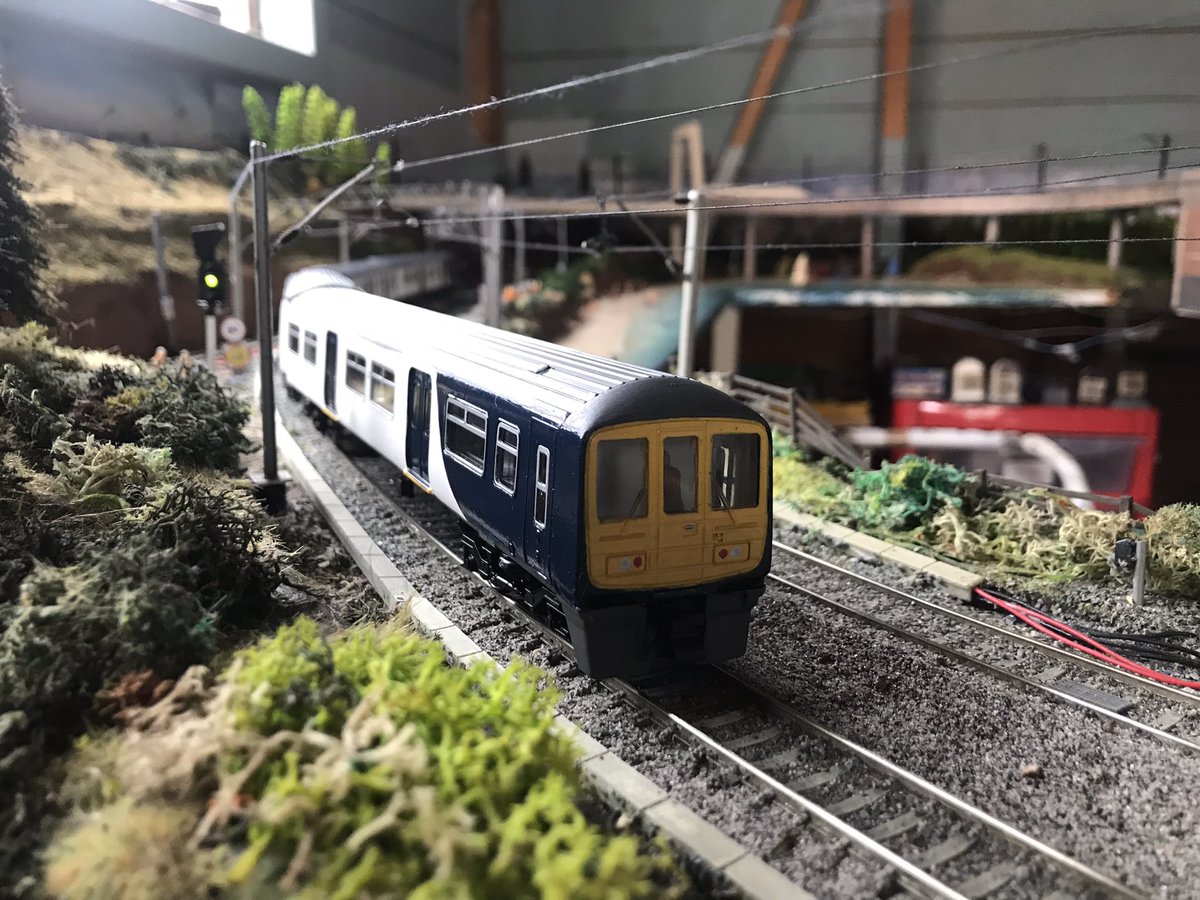 SheepdogNo1's tweet photo. #tmrguk #bratchellmodels northern class 319/ making the switch from the dining table to the track https://t.co/YFHUmYXxM3