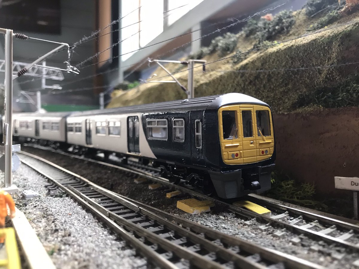 SheepdogNo1's tweet photo. #tmrguk #bratchellmodels northern class 319/ making the switch from the dining table to the track https://t.co/YFHUmYXxM3