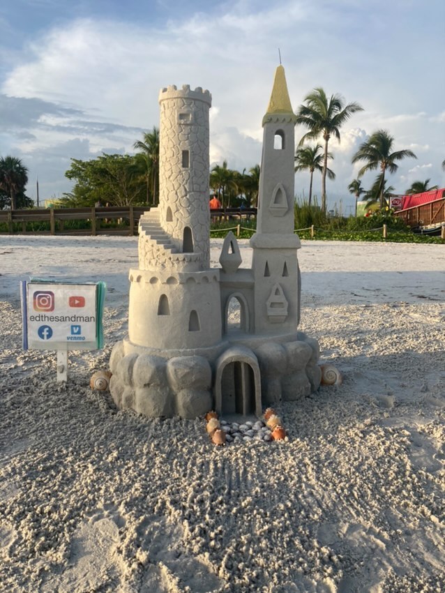 ExplorelifeT's tweet photo. Stunning Sandcastle made by @edthesandman
This sandcastle has it all. Towers, parapets, staircase, arches and windows. Try making your own sandcastle this year!
#edthesandman #sandart #castleart #sandcastleart #sandcastleartist #fortmyersbeach #floridabeaches #beach https://t.co/hryp50maDV