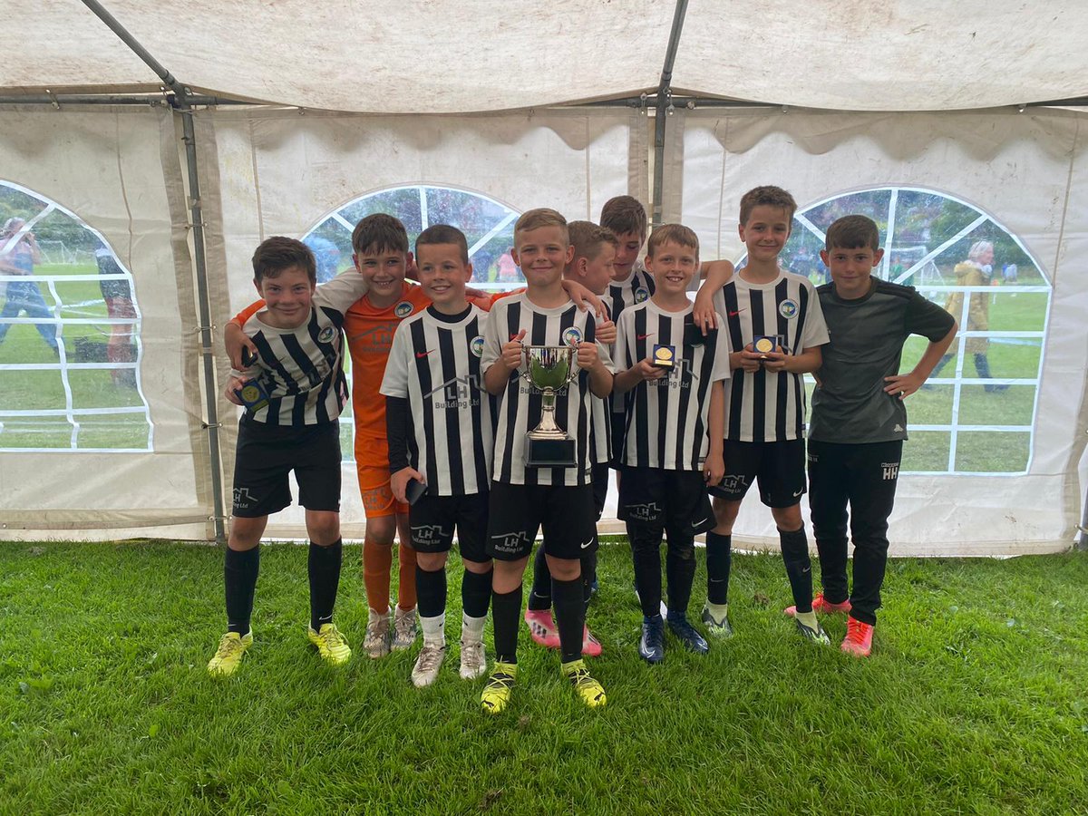 PT_FC_Youth's tweet photo. Massive well done to the boys in the Black and White! Our U11's walked away with the trophy π at the Lewes tournament today π and to top it, they were unbeaten throughout!
#Ballers
#peacehavenfc https://t.co/i59ze96BQJ