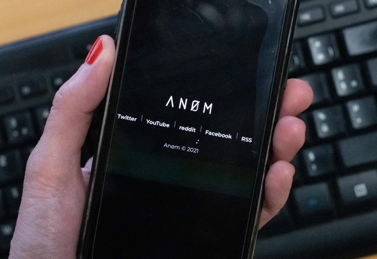 engadget's tweet photo. The FBI's phone for criminals included a custom version of Android https://t.co/rSVxAYgiTw https://t.co/9rDGY4rgYc
