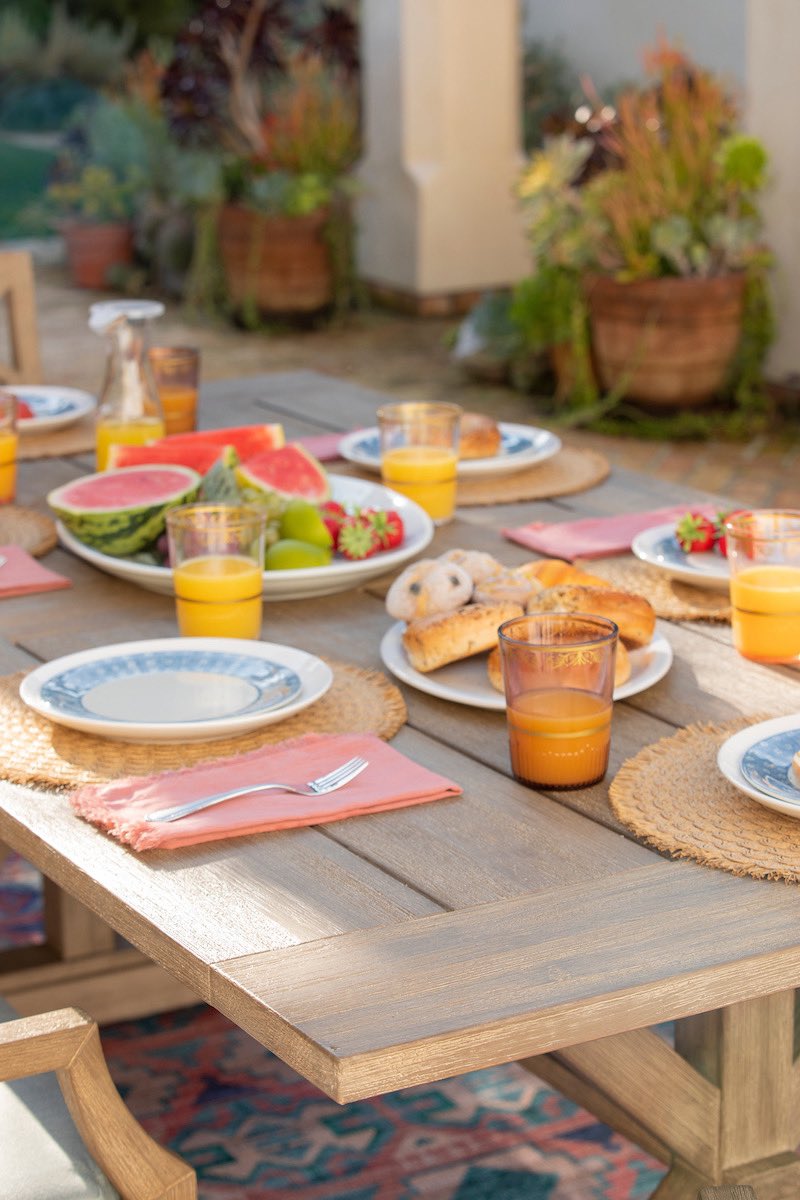 JeromesFurn's tweet image. Create the dreamiest brunch spot at home! 😍 The #DesignCrew from our headquarters outfitted this swoon-worthy patio area with our Maldives Outdoor Collection! 

#JeromesDesignCrew