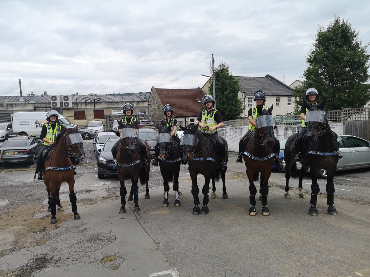 Blaise, Wellington, Somerset & Mendip were in Bath today policing Bath City v Cardiff City. Mike & Worlebury joined them as part of their training and were fabulous 😍 #practisemakesperfect